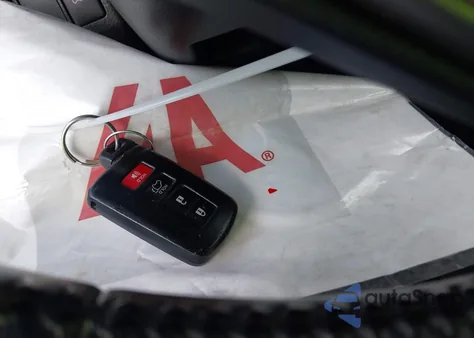 2018 Toyota Rav4 Xle z USA, uszkodzony, nr VIN JTMWFREV6JJ192733